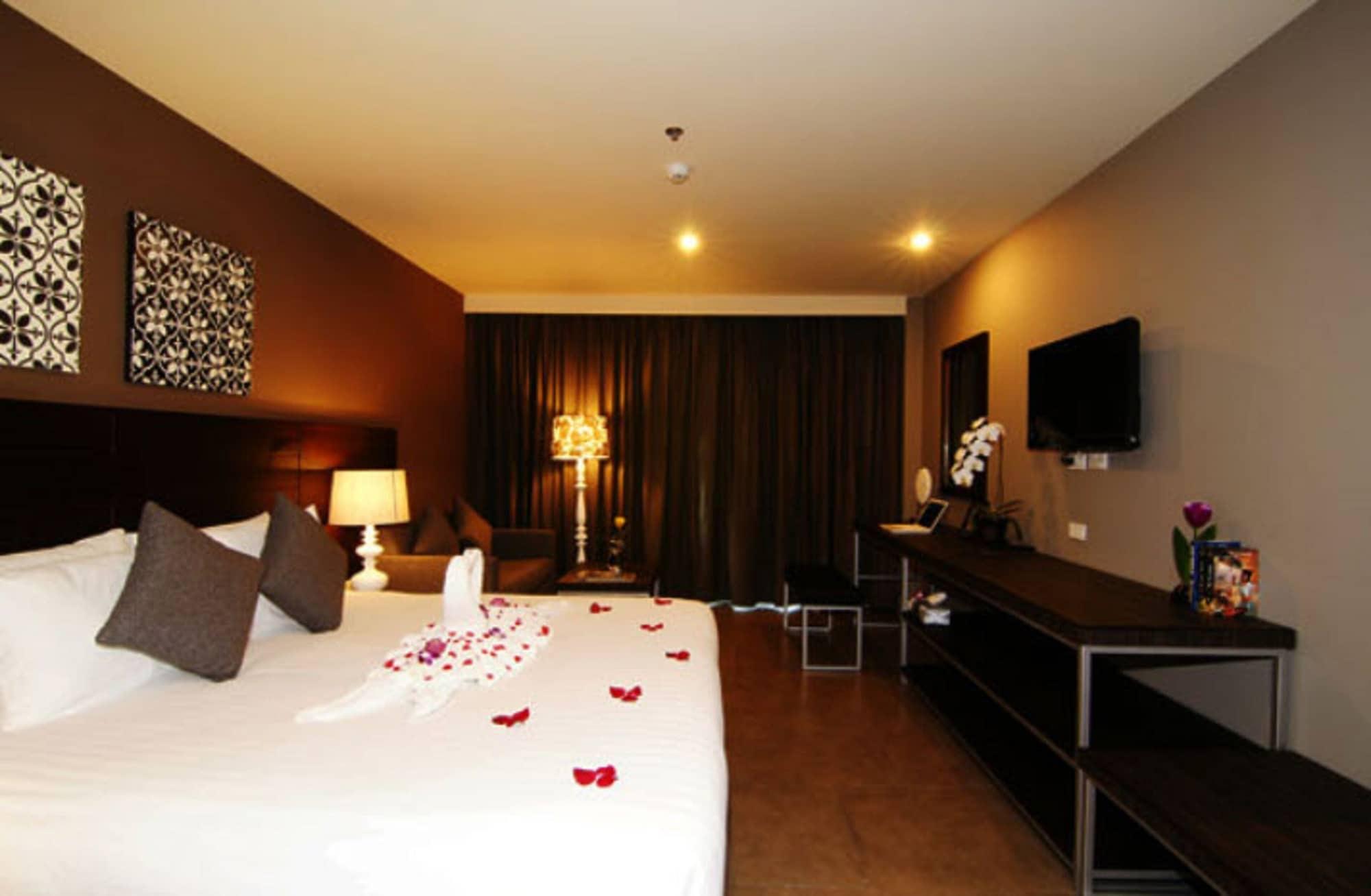 Sea Me Spring Tree Hotel (Adults Only) Pattaya Bagian luar foto