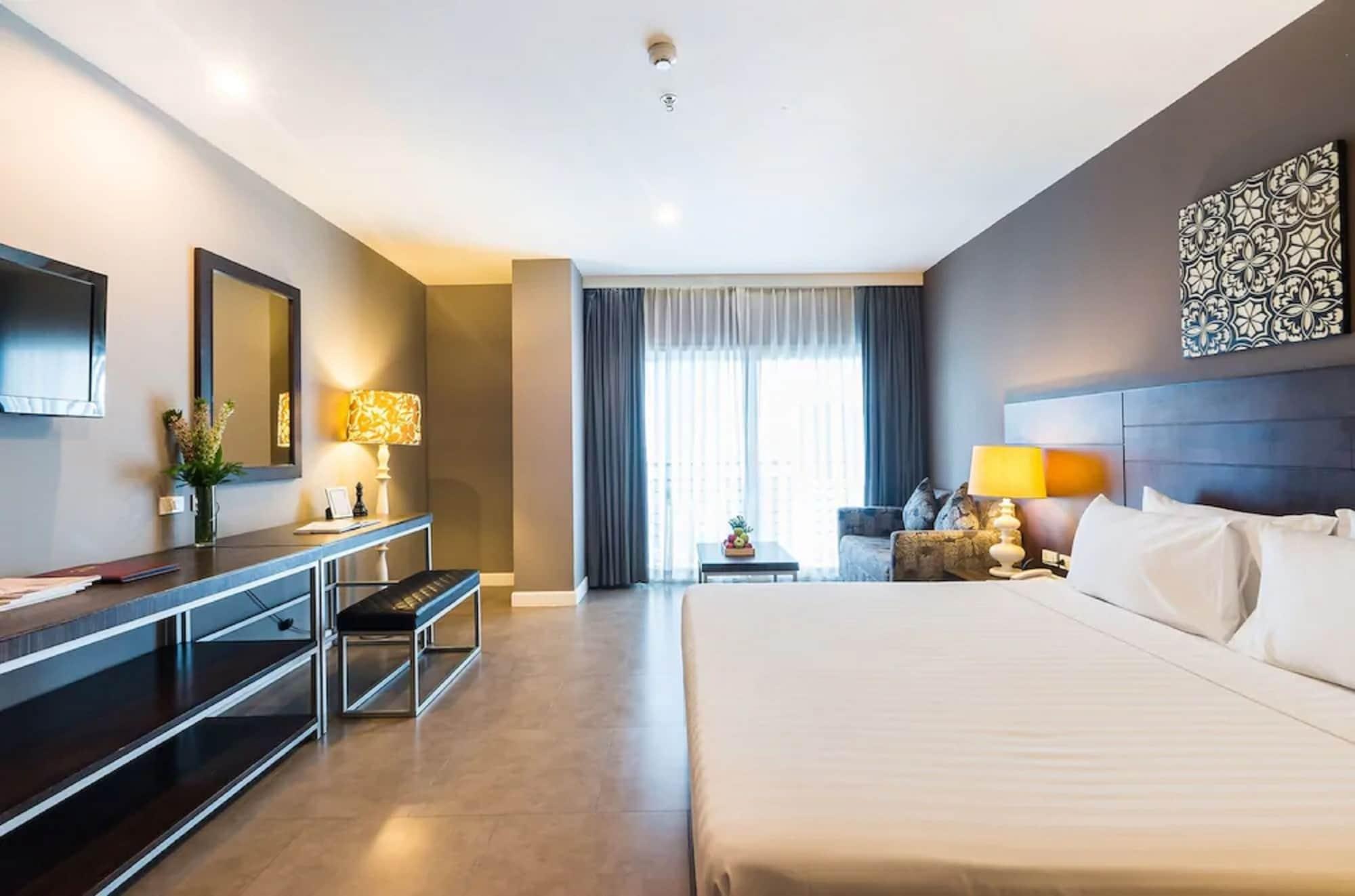 Sea Me Spring Tree Hotel (Adults Only) Pattaya Bagian luar foto