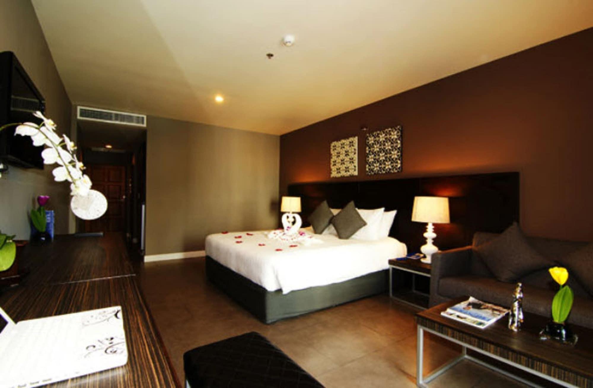 Sea Me Spring Tree Hotel (Adults Only) Pattaya Bagian luar foto