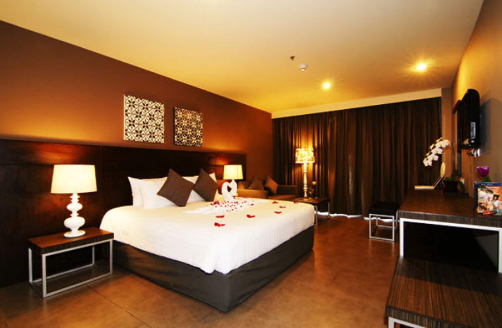 Sea Me Spring Tree Hotel (Adults Only) Pattaya Bagian luar foto