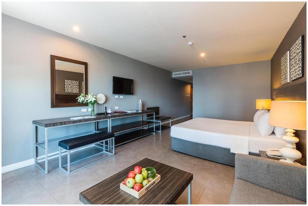 Sea Me Spring Tree Hotel (Adults Only) Pattaya Bagian luar foto