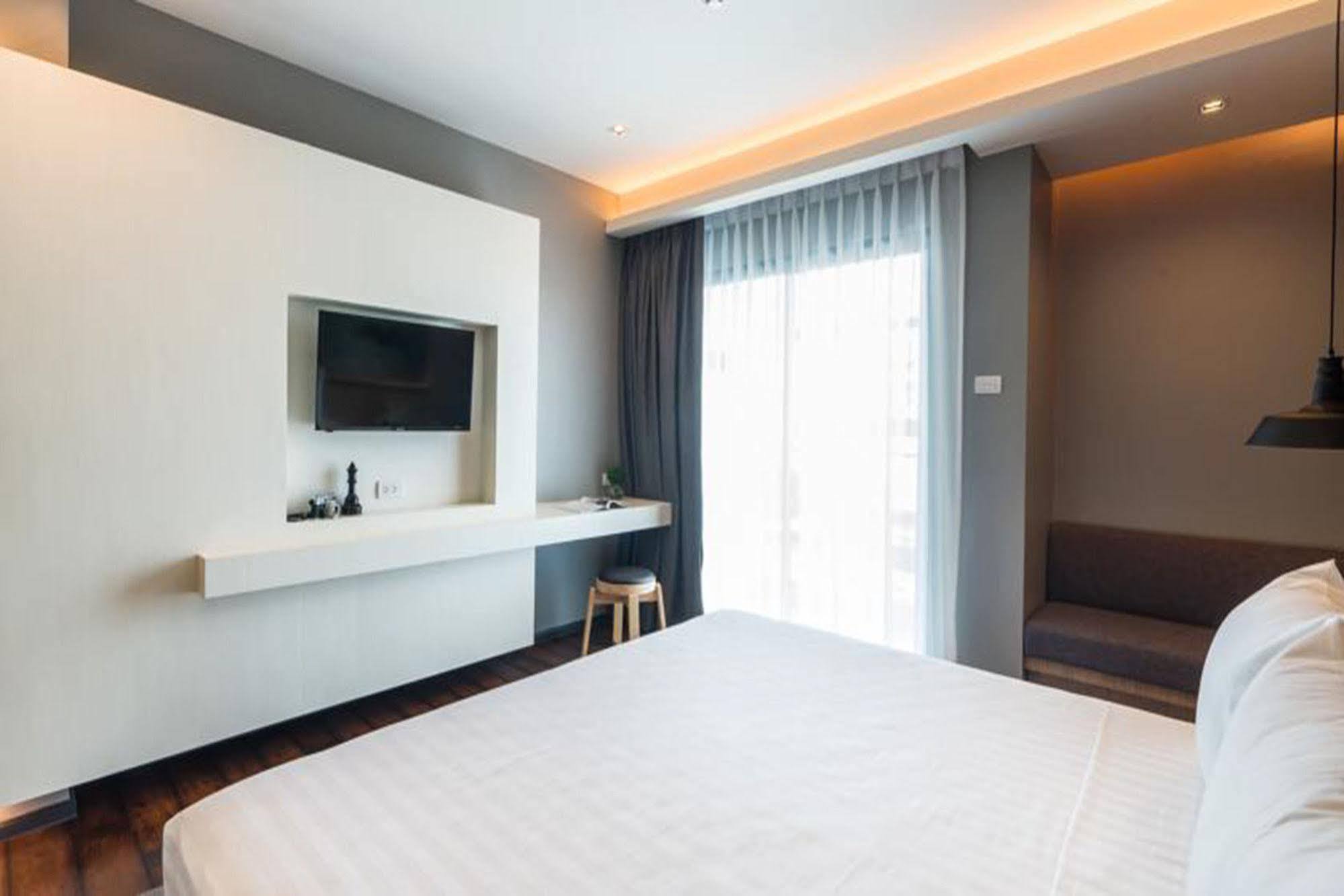 Sea Me Spring Tree Hotel (Adults Only) Pattaya Bagian luar foto